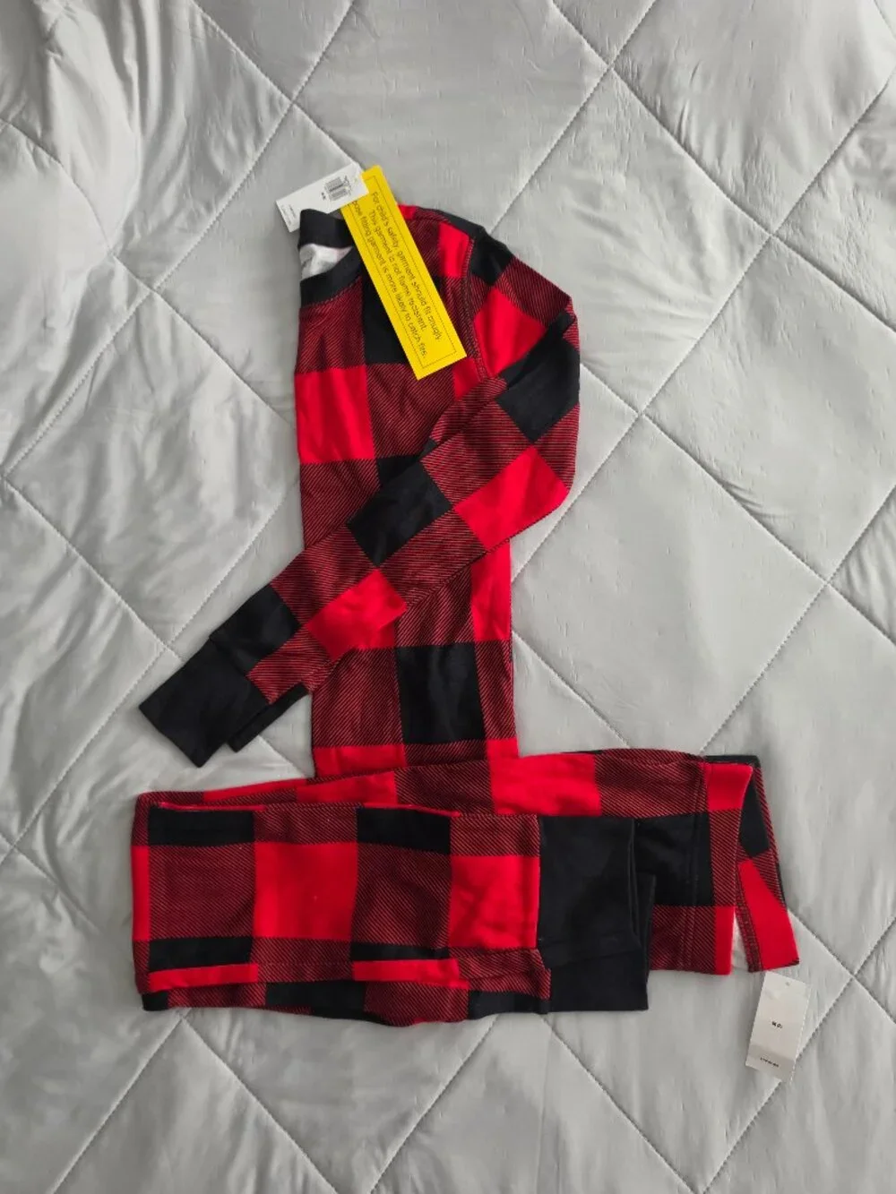Old Navy Kids Red Buffalo Snug Fit Pajama Set Holidays Christmas Flannel Size M